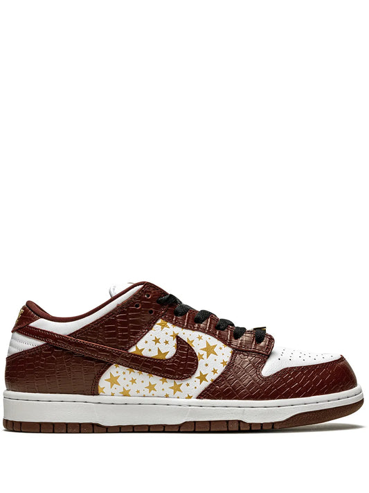 Supreme x Nike SB Dunk Low "Stars - Barkroot Brown"